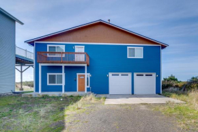 Ocean Shores Retreat with Fire Pit - Walk to Beach!